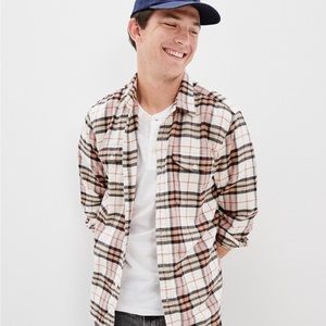 AMERICAN EAGLE - Men’s Soft Flannel Button Down Shirt